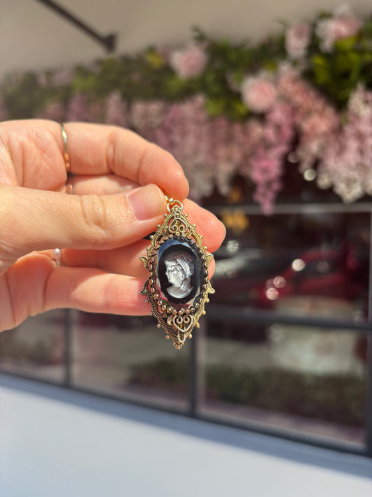 Vintage Cameo Charm