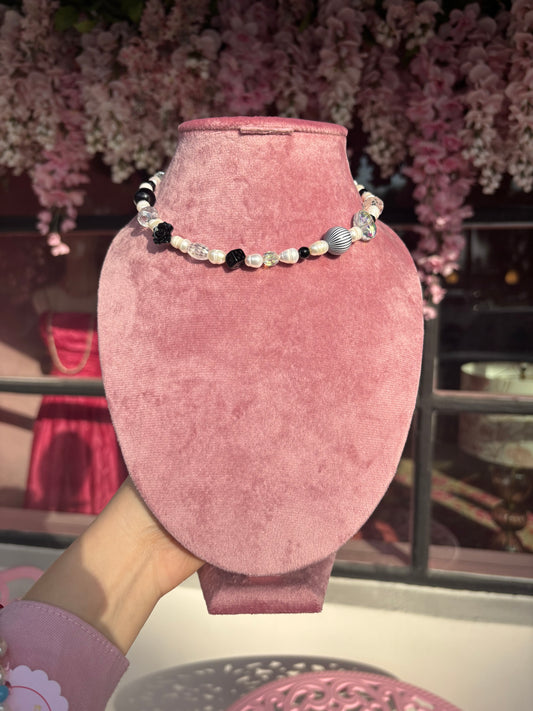 Black Roses Necklace