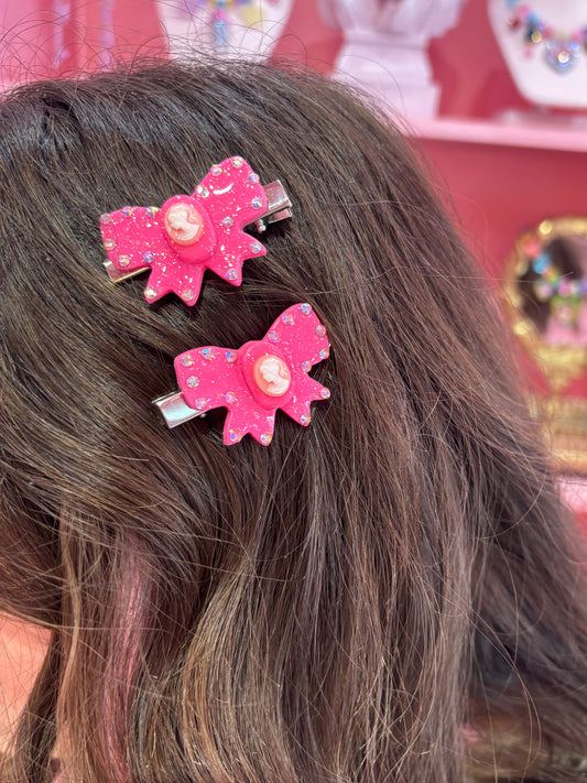 Vintage Cameo Bow Hair Clip Set